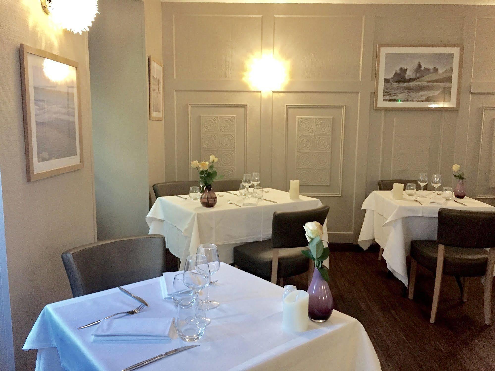 莱斯佛雅格尔斯酒店 Saint-Renan 外观 照片
